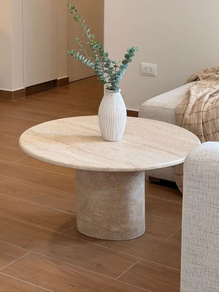 Mesa Chloe — mesa de centro de travertino natural
